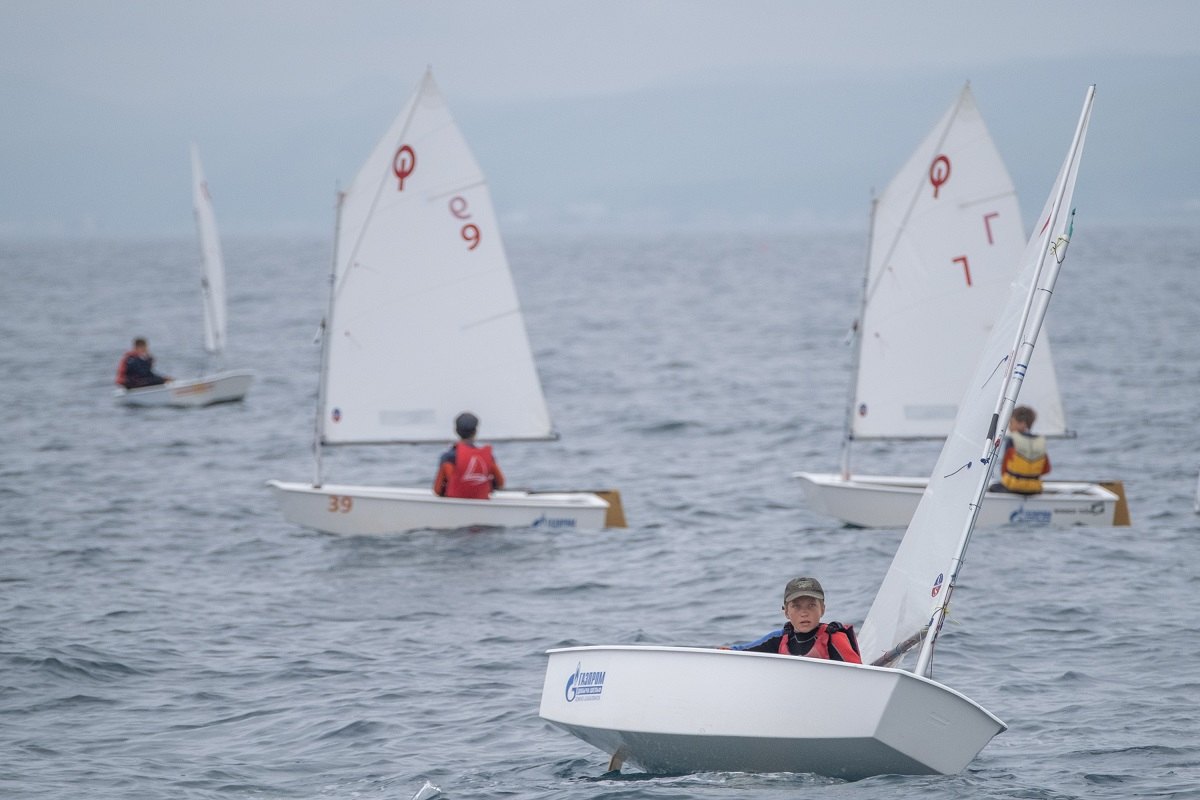 Regatta-Teilnehmer auf der Strecke