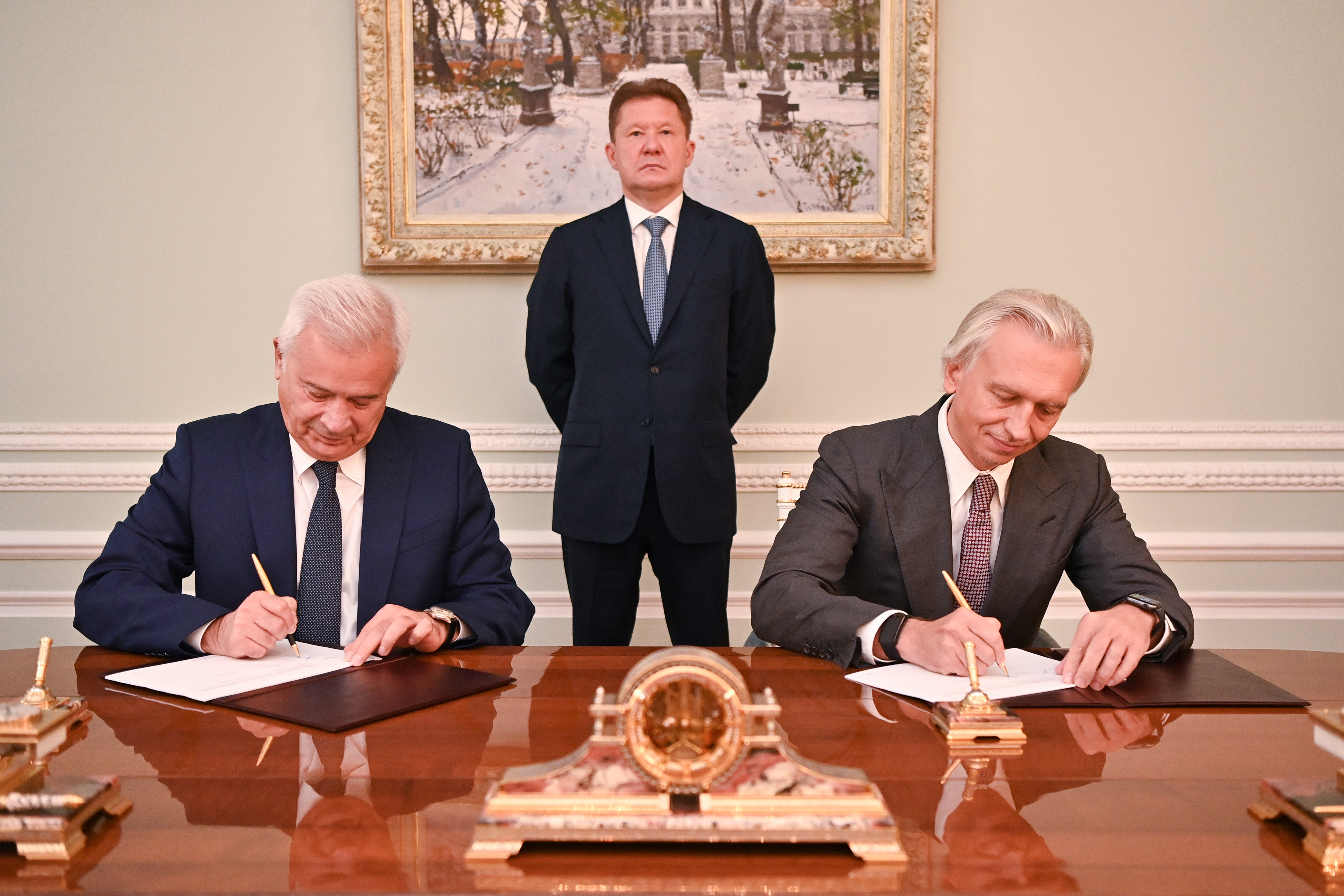 Создал совместное предприятие. Кластер нефть.
