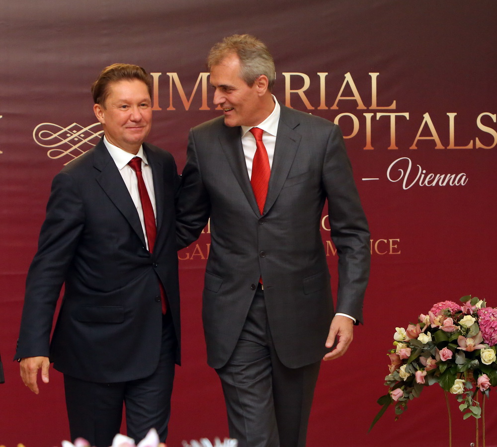 Alexey Miller und Rainer Seele, Vorstandsvorsitzender der OMV AG, während der Galashow „Reichshauptstädte: Sankt Petersburg – Wien“. Foto: Pavel Afanasenko
