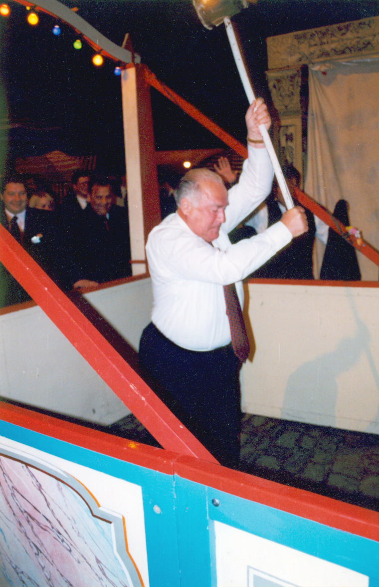 Bei Feierlichkeiten zum 25. Jahrestag seit Beginn von russischen Gaslieferungen nach Deutschland. Nürnberg, 1998