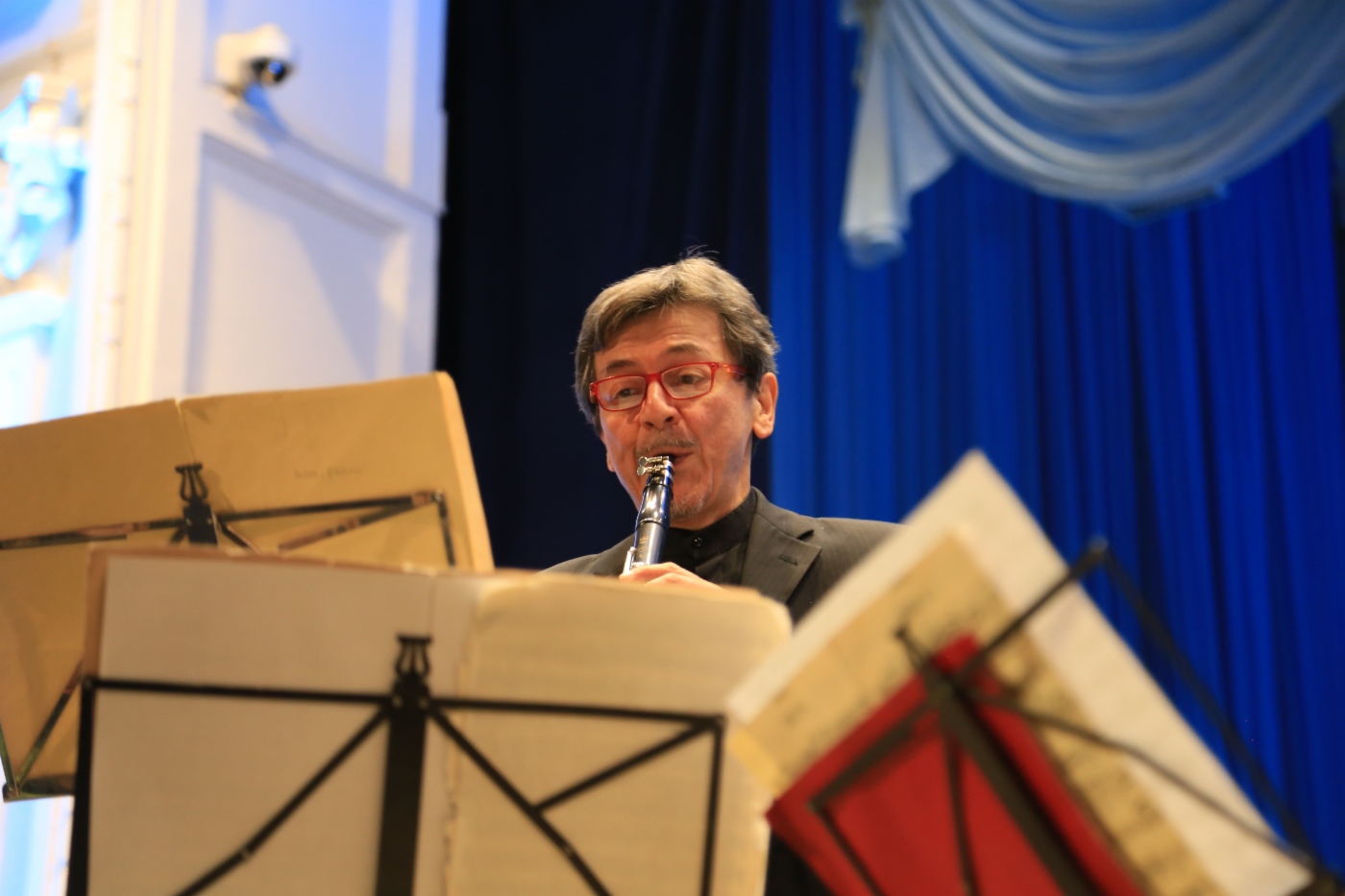 Klarinettist Sergio Delmastro im Großen Saal der regionalen Philharmonie Irkutsk