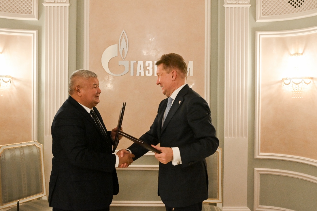 Taalaibek Ibraev, Energieminister der
Kirgisischen Republik, und Alexey Miller