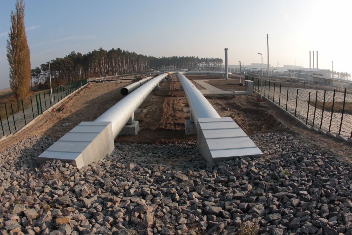 Mit Nord Stream wurden Gaslieferungen über zwei Pipelines gestartet: OPAL und NEL. Sie verbinden die Ostseefernleitung mit dem europäischen Gasnetzwerk
