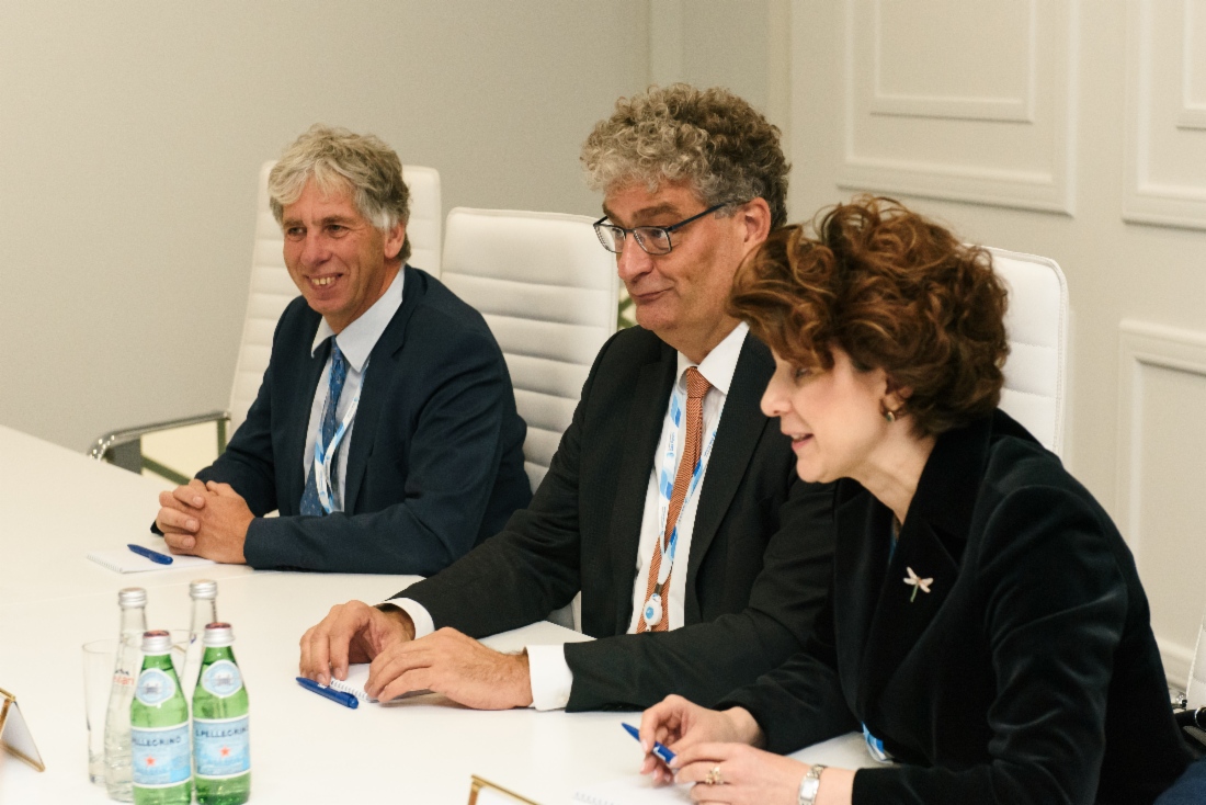Han Fennema, Vorstandsvorsitzender und Präsident der Gasunie, während des Treffens mit Alexey Miller