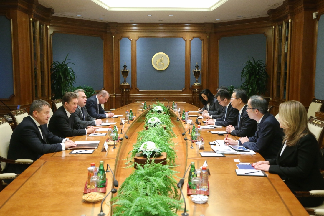 Arbeitstreffen zwischen Alexey Miller und dem Vorstandsvorsitzenden der Mizuho Bank, Ltd., Nobuhide Hayashi, in Moskau