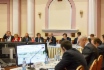 Oleg Aksyutin (in der Mitte) und Johann Pleininger (Vierter von links), Vorstandsmitglied der OMV AG, nahmen an erster Sitzung des Koordinationskomitees der Gazprom und OMV für wissenschaftlich-technische Zusammenarbeit und Kooperation teil