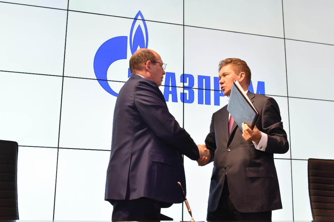 Im Rahmen des Petersburger Internationalen Wirtschaftsforums 2017 unterzeichneten Sergey Kelbakh, Vorstandsvorsitzender des Staatskonzerns Avtodor, und Alexey Miller ein Abkommen über Zusammenarbeit