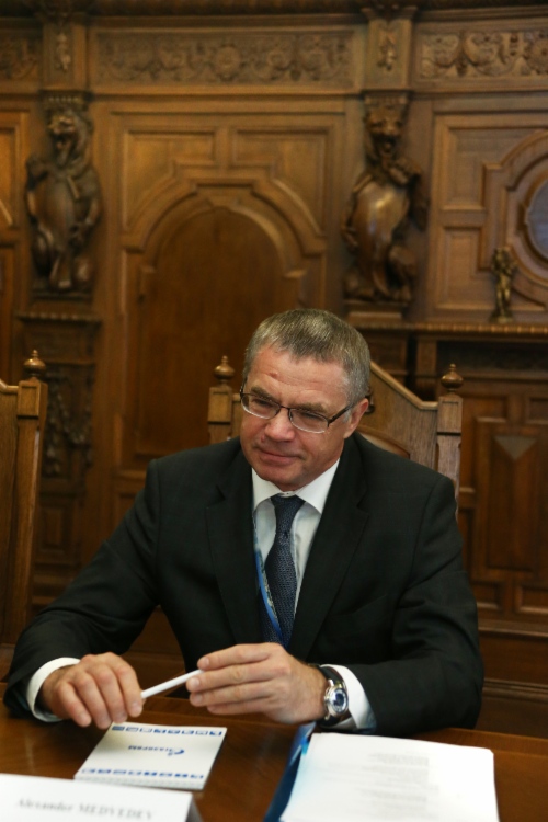Alexander Medvedev während des Treffens mit Han Fennema im Rahmen des Internationalen Wirtschaftsforums 2014 in Sankt Petersburg