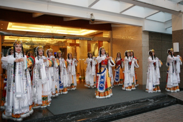 Begrüßung der Delegation der OAO Gazprom in der Stadt Chengdu, China
