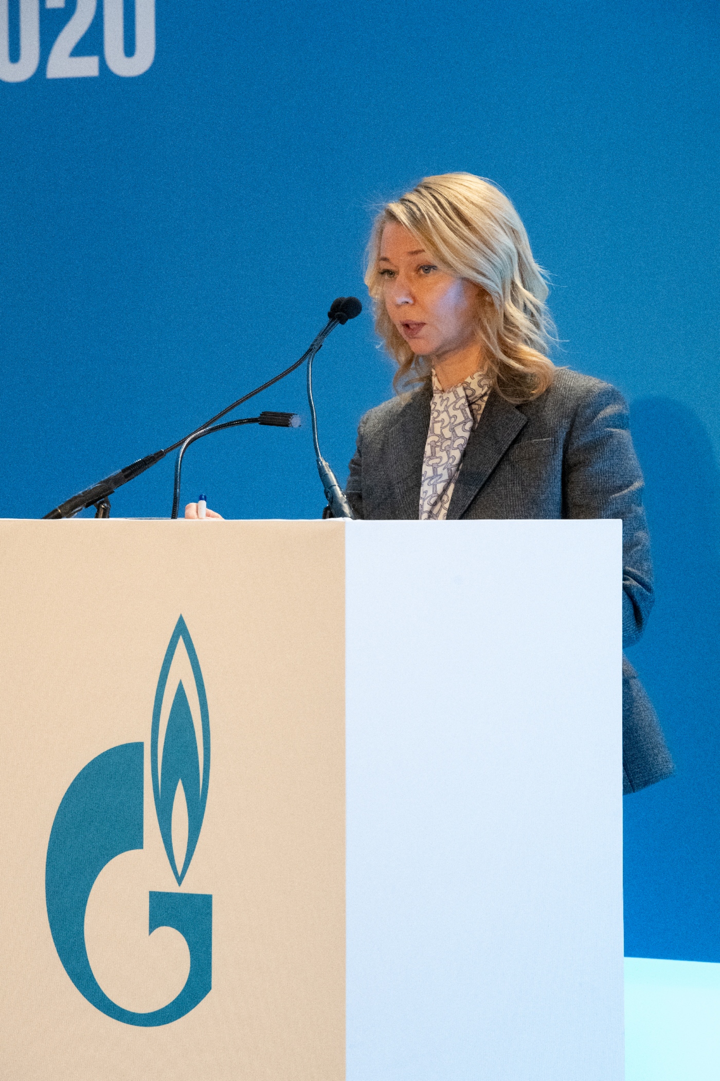 Elena Burmistrova, stellvertretende Vorstandsvorsitzende der Gazprom und Generaldirektorin der Gazprom Export, während ihres Vortrags am Investorentag der Gazprom in New York
