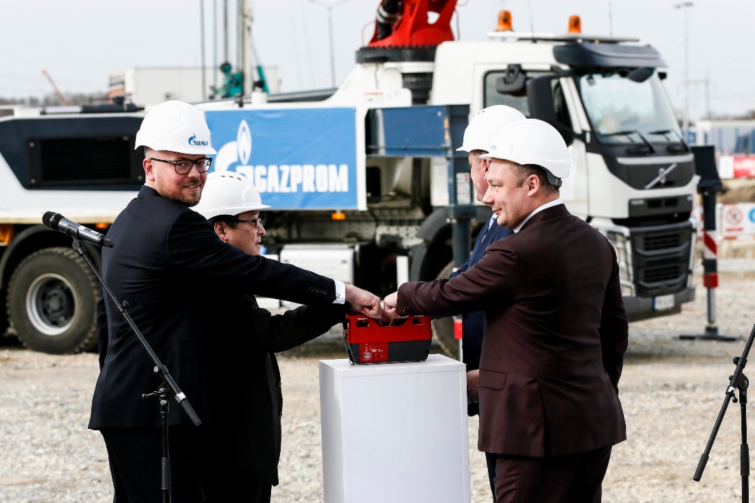 Veranstaltung anlässlich des Baubeginns am Gas-und-Dampf-Kombikraftwerk für die Erzeugung von Wärmeenergie in Pancevo (Republik Serbien)