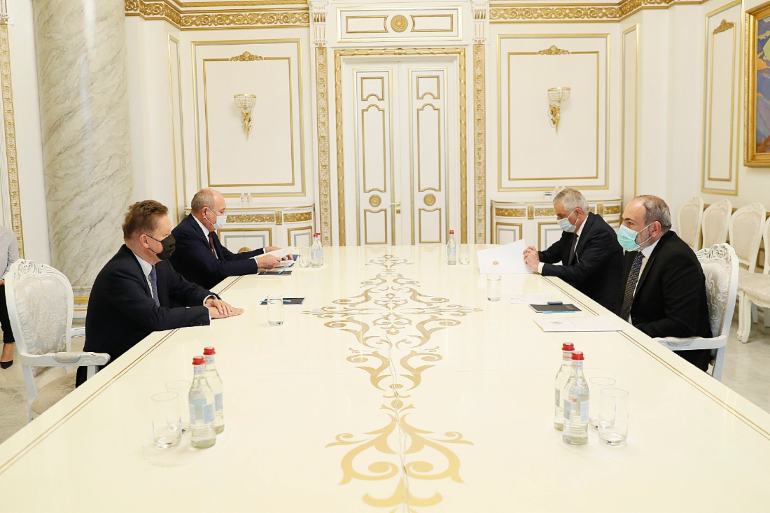 Während des Treffens. Foto: Büro des Ministerpräsidenten der Republik Armenien