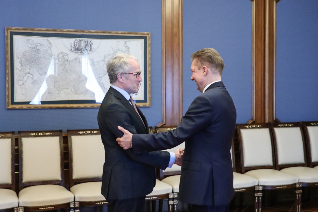 Alexey Miller und Rüdiger von Fritsch, außerordentlicher und bevollmächtigter Botschafter der Bundesrepublik Deutschland in Russland