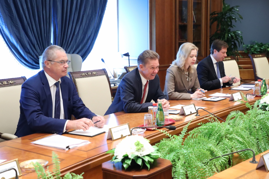 Arbeitstreffen zwischen dem Vorstandsvorsitzenden der PAO Gazprom, Alexey Miller, und dem außerordentlichen und bevollmächtigten Botschafter der Bundesrepublik Deutschland in Russland, Rüdiger von Fritsch