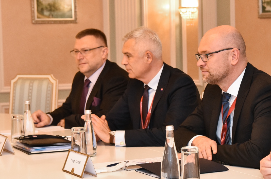 Arbeitstreffen mit Repräsentanten der Slowakischen Republik im Rahmen des Petersburger Internationalen Wirtschaftsforums 2021