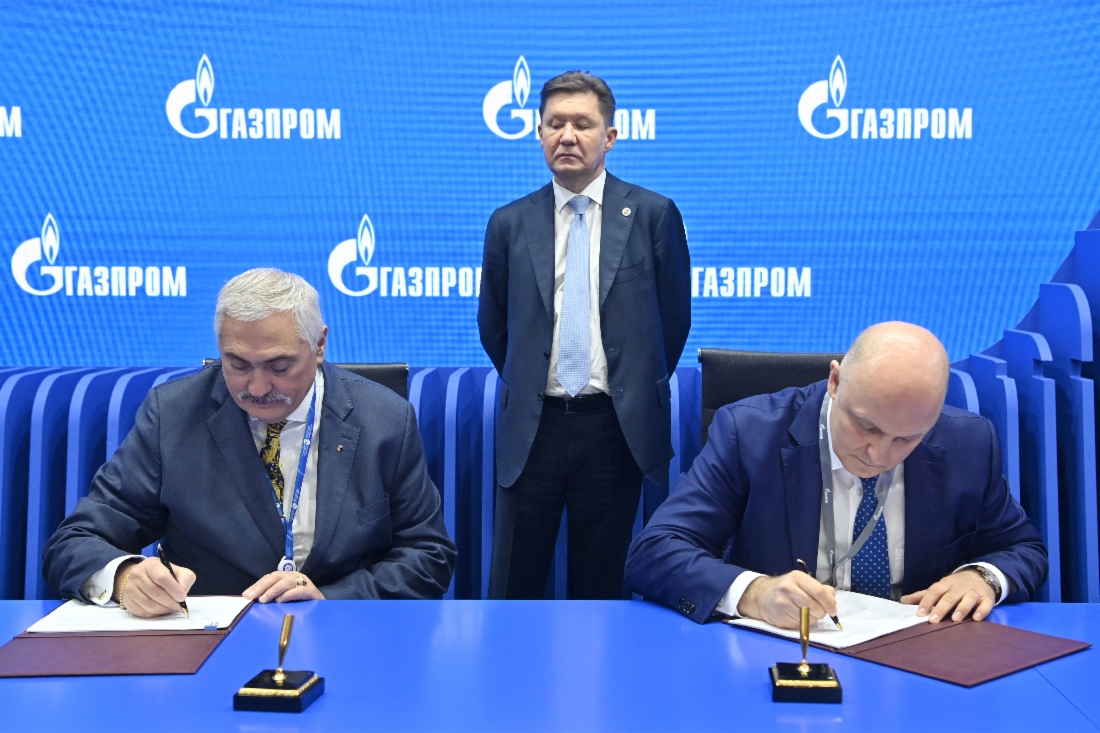 Viktor Martynov, Rektor der Russischen
Staatlichen Gubkin-Universität für Erdöl
und Gas (Nationale
Forschungsuniversität), und Oleg
Aksyutin