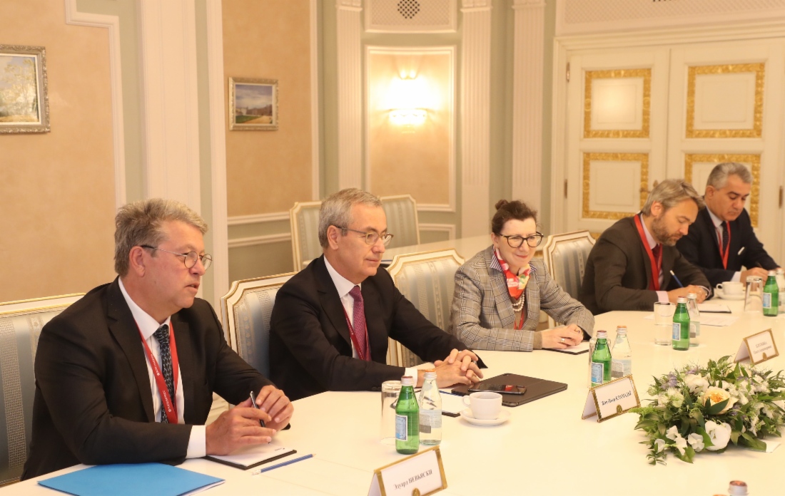 Arbeitstreffen zwischen Alexey Miller und dem Aufsichtsratsvorsitzenden der ENGIE SA, Jean-Pierre Clamadieu, im Rahmen des Petersburger Internationalen Wirtschaftsforums 2019