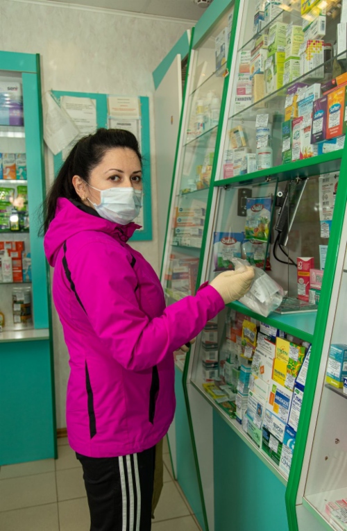 Volontäre in vier Regionen, in denen der Betrieb seine Produktionstätigkeit ausübt, schlossen sich der Hilfsaktion an