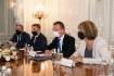 Peter Szijjarto (Zweiter von rechts)