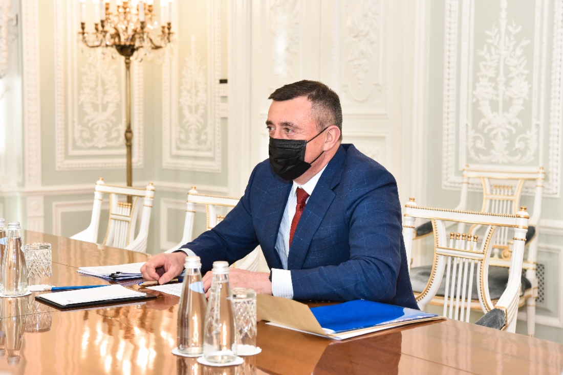 Arbeitstreffen zwischen Alexey Miller und dem Gouverneur des Verwaltungsgebietes Sachalin, Valery Limarenko, im Rahmen des Petersburger Internationalen Wirtschaftsforums 2021