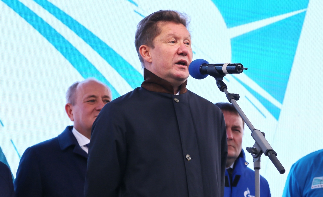 Alexey Miller nahm an der feierlichen Abschlusszeremonie des Autorennens LNG-betriebener Fahrzeuge teil