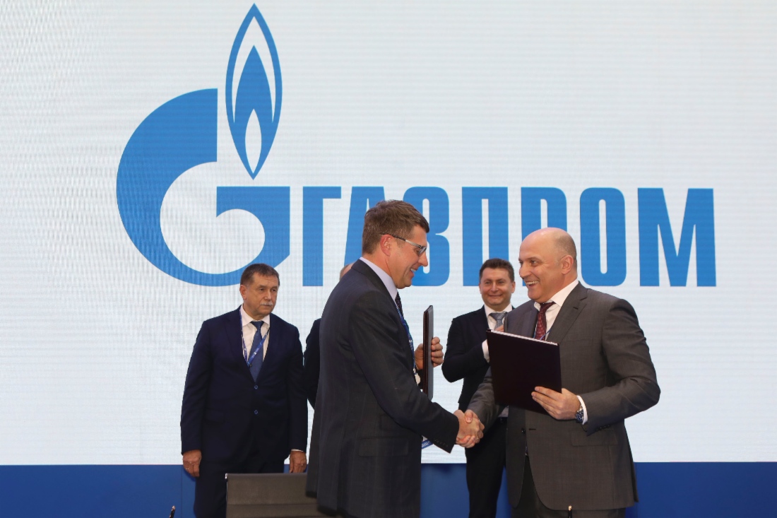 
Der Aufsichtsratsvorsitzende der Irkutsk Oil Company, Nikolai Buynov, und Oleg Aksyutin unterzeichneten im Rahmen des IX. Petersburger Internationalen Gasforums eine Absichtserklärung