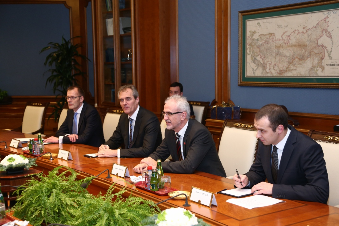 Dr. Harald Schwager, Vorstandsmitglied der BASF SE und Vorsitzender des Aufsichtsrates der Wintershall GmbH, während des Treffens mit Alexey Miller