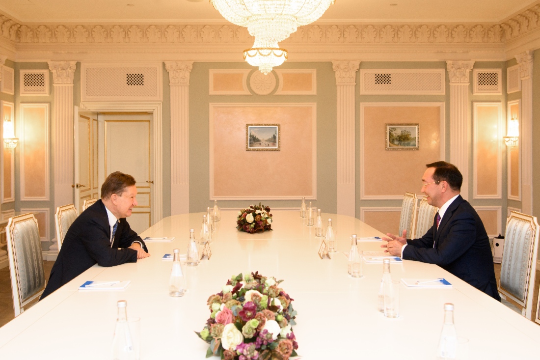 Arbeitstreffen zwischen Alexey Miller und
dem Oberhaupt der Republik Sacha
(Jakutien), Aisen Nikolaev