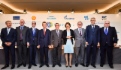 Vorstandsmitglied der Shell, Maarten Wetselaar, Vorstandsvorsitzender der Uniper SE, Klaus Schäfer, Vorstandsvorsitzender der Wintershall Holding GmbH, Mario Mehren, Alexey Miller, Präsident des Verwaltungsrates der Nord Stream 2 AG, Gerhard Schröder, CEO der ENGIE SA, Isabelle Kocher, Vorstandsvorsitzender der ENGIE, Gerard Mestrallet, Vorstandsvorsitzender der OMV AG, Rainer Seele, und CEO der Nord Stream 2 AG, Matthias Warnig, nahmen an der Unterzeichnung der Finanzierungsvereinbarungen zum Projekt der Pipeline Nord Stream 2 teil