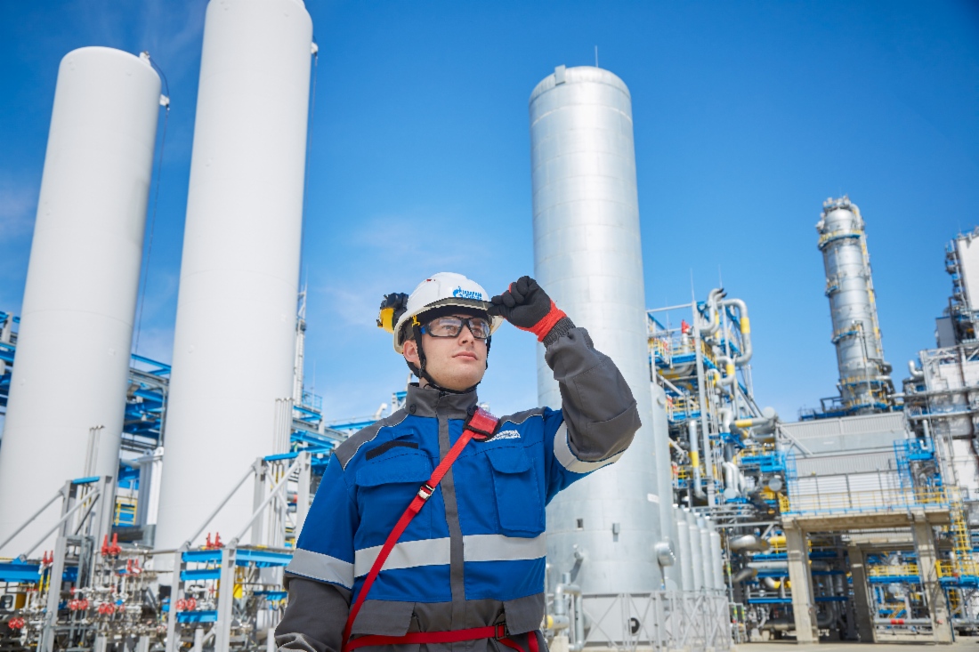 Gazprom-Konzern arbeitet an der Entwicklung seiner Verarbeitungsbetriebe ganz intensiv