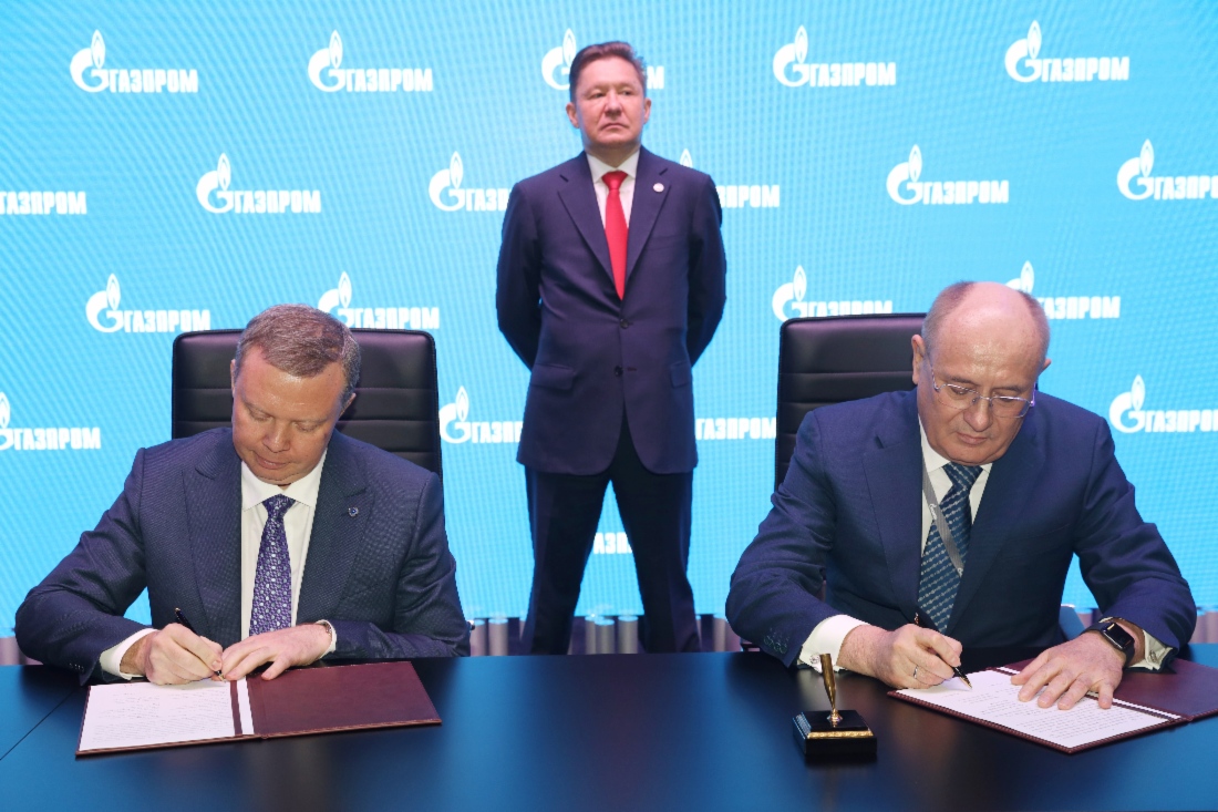 Im Rahmen des Petersburger Internationalen Wirtschaftsforums 2022 unterzeichneten Vitaly Markelov und der erste stellvertretende Generaldirektor, Direktor des Geschäftsfeldes für Entwicklung und internationales Geschäft von Rosatom, Kirill Komarov, ein Memorandum über Zusammenarbeit