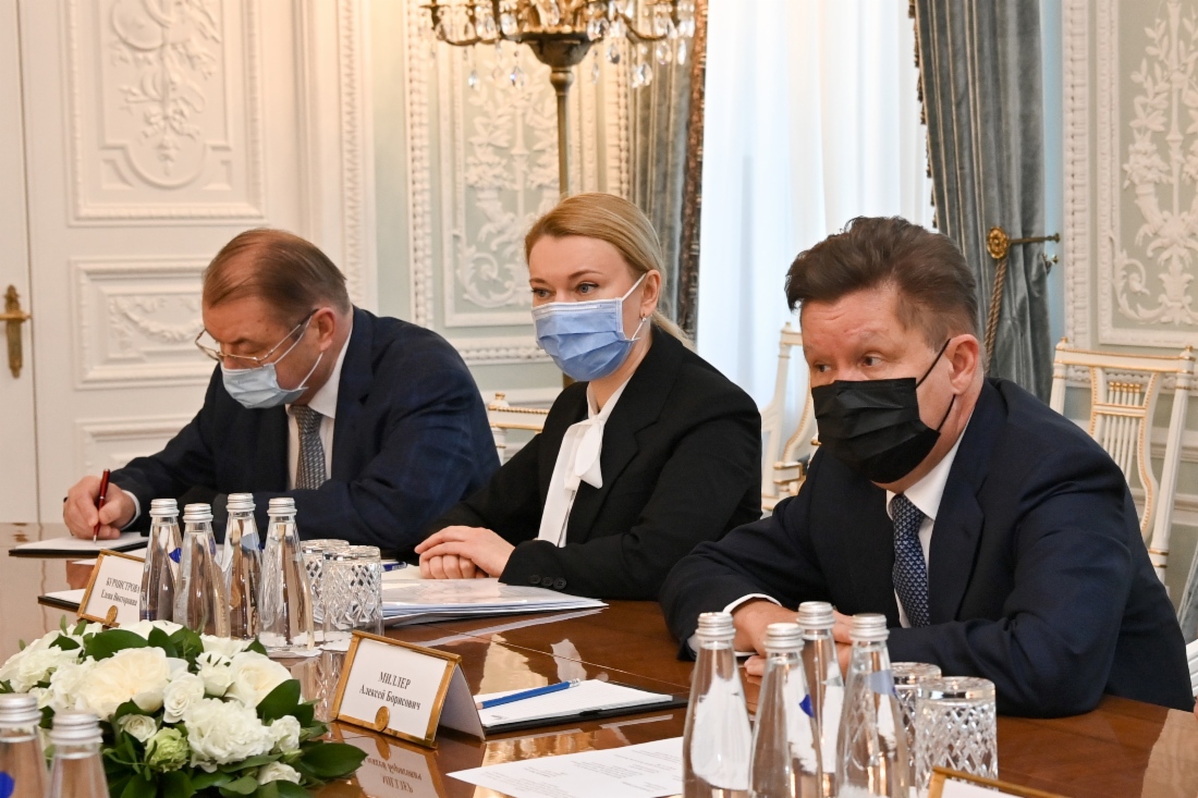 Alexey Miller (rechts)