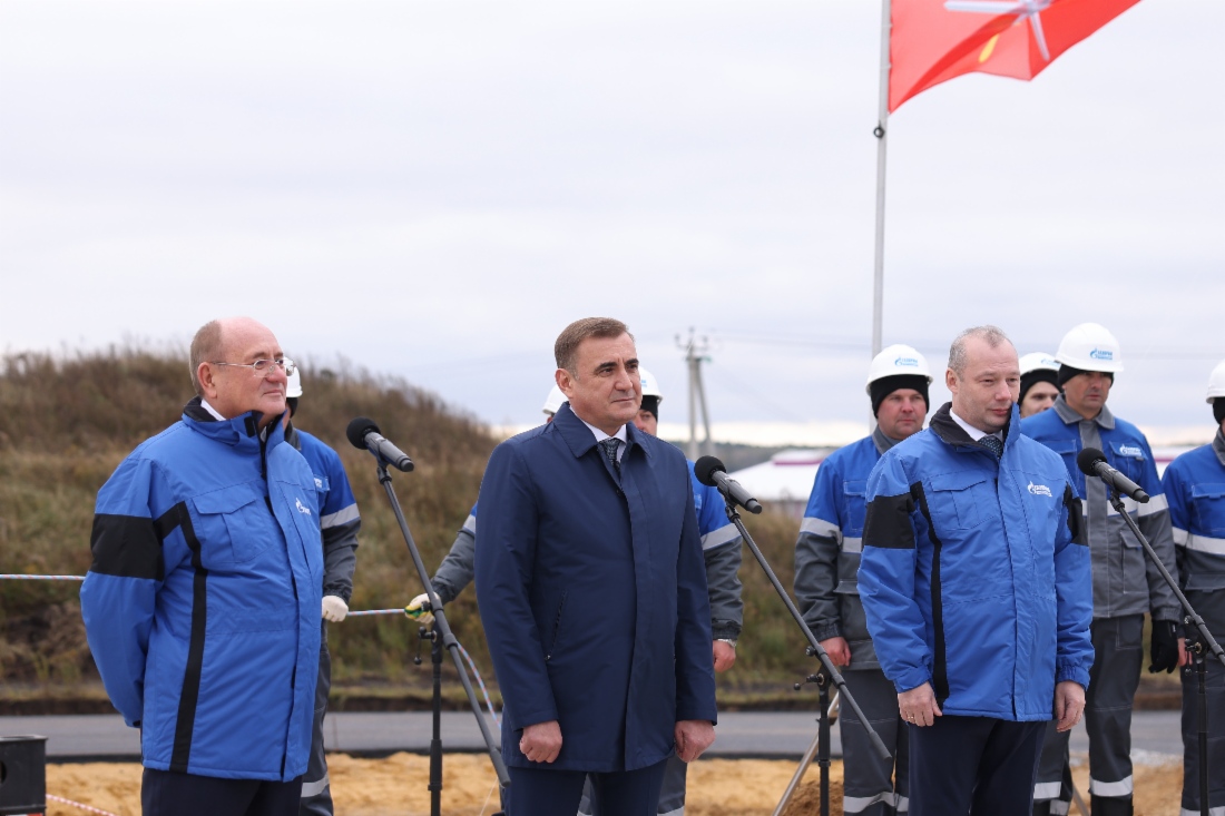 Vitaly Markelov, stellvertretender
Vorstandsvorsitzender der PAO Gazprom,
Alexey Dyumin und Denis Fyodorov,
Generaldirektor der Gazprom
Energoholding