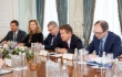 Arbeitstreffen zwischen Alexey Miller (Zweiter von rechts) und dem Vorstandsvorsitzenden der OMV AG, Rainer Seele, in Sankt Petersburg