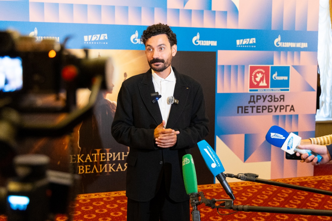 Morad Abdel-Fattakh, Regisseur des Films
„Katharina die Große“