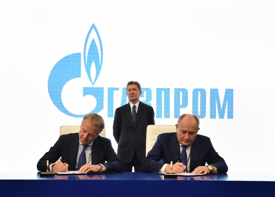 Stellvertretender Vorstandsvorsitzender der PAO Gazprom, Vitaly Markelov, und Vorstandsmitglied der Royal Dutch Shell, Maarten Wetselaar, unterzeichneten eine Rahmenvereinbarung über die gemeinsame Entwicklung des technischen Konzepts für das Projekt Baltic LNG (im pre-FEED-Umfang)