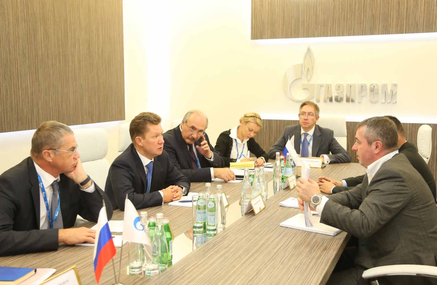 Im Rahmen des Forums fand ein Arbeitstreffen zwischen Alexey Miller und dem Generaldirektor des staatlichen Unternehmens Srbijagas Dusan Bajatovic statt