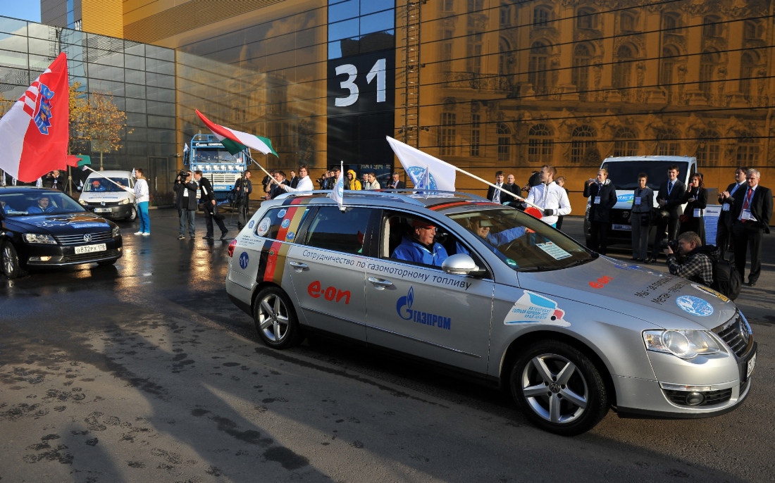 
In Rahmen des 4. Internationalen Gasforums in Sankt Petersburg begann die Rallye Blue Corridor-2014