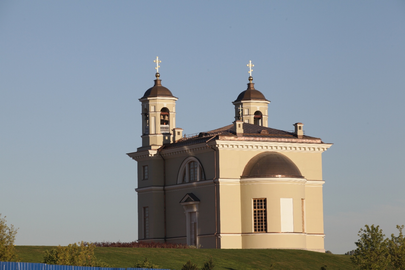 Im Rahmen der Errichtung des ExpoForums wurde die Kirche der Ikone der Heiligen Jungfrau von Smolensk durch die Gazprom nach alten Zeichnungen und Archivbildern wieder aufgebaut. 