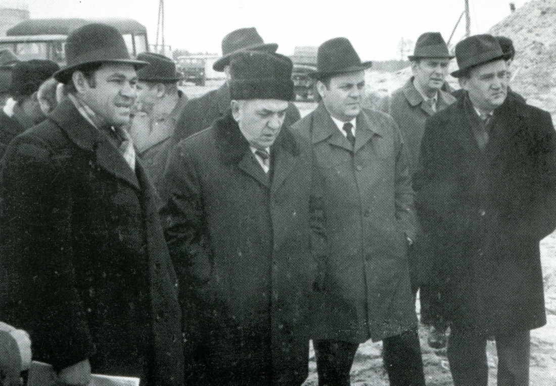 Am Standort der Verdichterstation Long-Jugan: V. Chirskov, S. Orudzhev, A. Gudz, V. Batazovsky und E. Yakovlev. Verwaltungsgebiet Tjumen, 1979