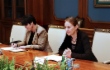 Katarzyna Pelczynska-Nalecz (rechts) während des Arbeitstreffens mit Alexey Miller