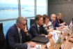 Alexey Miller und Vorsitzender und CEO des Konzerns Engie, Gerard Mestrallet, während des Treffens