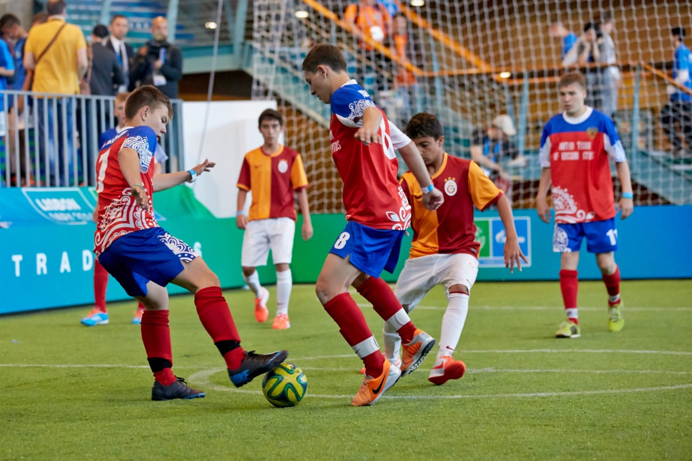 Internationales Straßenfußballturnier. Lissabon, 2014