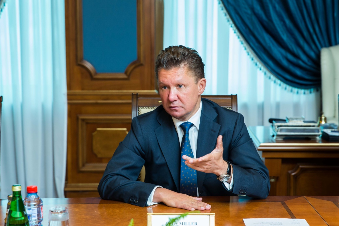 Alexey Miller während des Arbeitstreffens mit Huang Weihe