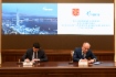 Sergey Dregval, Vizegouverneur von Sankt Petersburg, und Vitaly Markelov, stellvertretender Vorstandsvorsitzender der PAO Gazprom, bei der Unterzeichnung des Synchronisierungsplanes