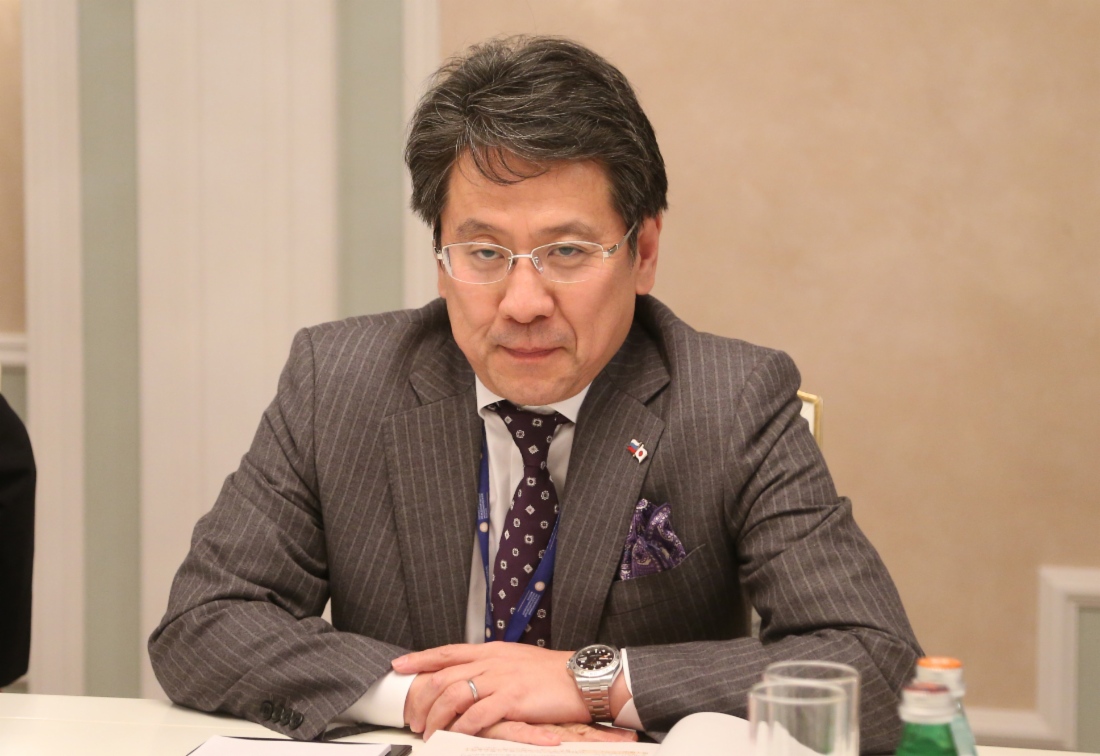 Tadashi Maeda, CEO und Executive Managing Director der Japan Bank for International Cooperation (JBIC), während des Treffens mit Alexey Miller
