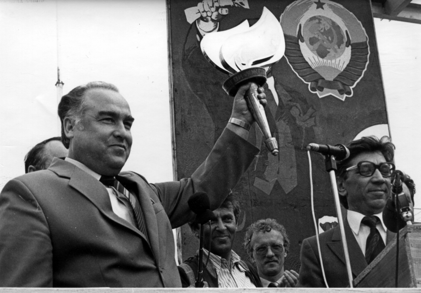 Im Amt des stellvertretenden Ministers für Gasindustrie der UdSSR und Leiters der Unionsindustrievereinigung Tyumengazprom. Nowy Urengoi, Inbetriebnahme einer Anlage, 1983