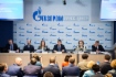 Während der Pressekonferenz zur Finanz- und Wirtschaftspolitik der OAO Gazprom 