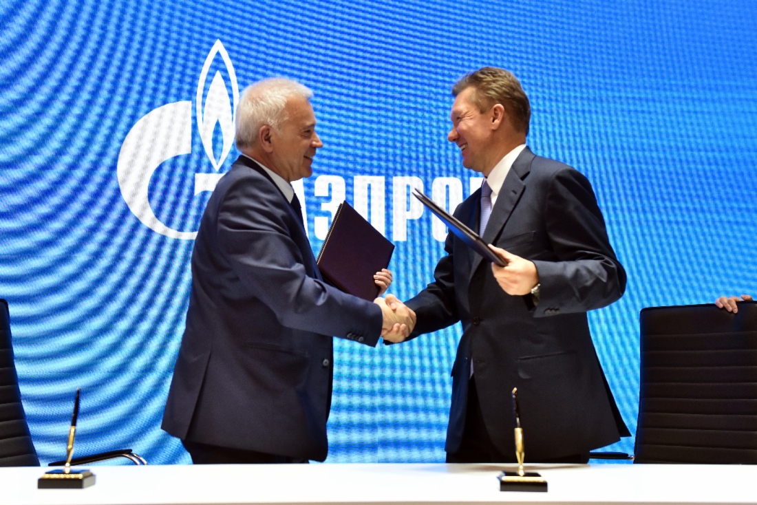 Im Rahmen des Petersburger Internationalen Wirtschaftsforums 2018 unterzeichneten der Präsident der PAO LUKOIL, Vagit Alekperov, und Alexey Miller eine Vereinbarung, nach deren Maßgabe die Parteien beabsichtigen, ein Projekt zur Erschließung der Lagerstätten Wanejwisskoje und Lajawoschskoje im Autonomen Bezirk der Nenzen gemeinsam zu erschließen