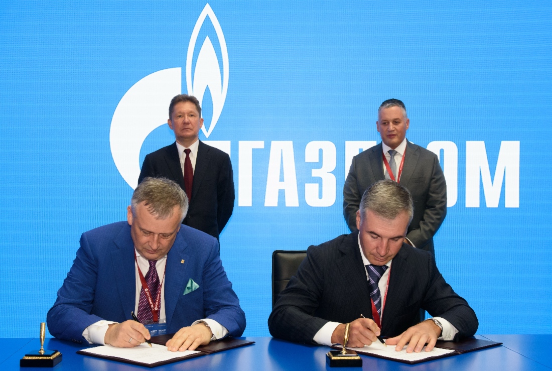 Der Generaldirektor der RusKhimAlyans, Kirill Seleznev, und der Gouverneur des Verwaltungsgebietes Leningrad, Alexander Drozdenko, unterzeichneten im Rahmen des Petersburger Internationalen Wirtschaftsforums 2019 eine Vereinbarung über soziale und wirtschaftliche Zusammenarbeit